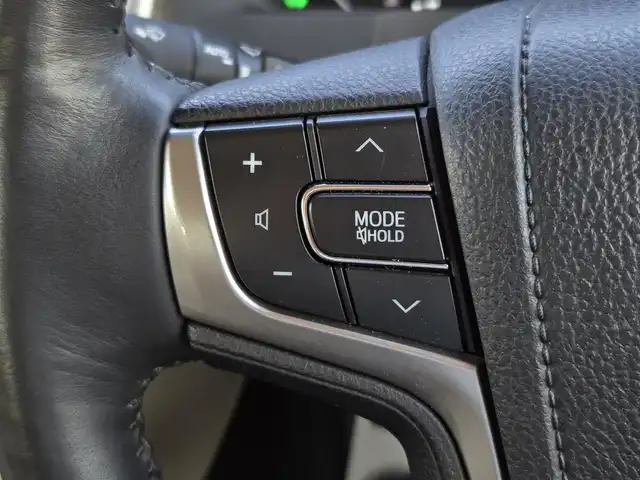 トヨタ クラウン マジェスタ Fバージョン 鹿児島県 2014(平26)年 4.8万km ホワイトパールクリスタルシャイン ムーンルーフ　/レーダークルーズコントロール　/ウッドコンビハンドル　/ビルトインＥＴＣ　/全席シートヒーター　/全席パワーシート　/Ｄ＋Ｎ席シートベンチレーション　/ステアリングヒーター　/レザーシート/ＭＴモード付きＡＴ/純正ＨＤＤナビ/Bluetoothオーディオ/フルセグテレビ/純正アルミホイール(17インチ)/プッシュスタート/スマートキー/エアバッグ(W+サイド)/カーテンエアバッグ