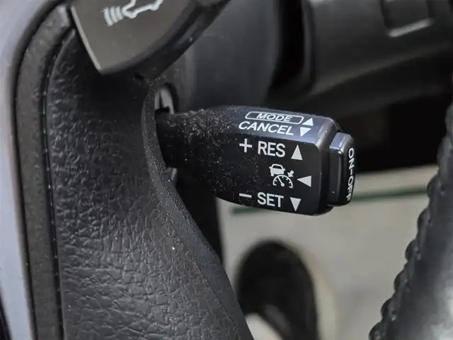 トヨタ クラウン マジェスタ Fバージョン 鹿児島県 2014(平26)年 4.8万km ホワイトパールクリスタルシャイン ムーンルーフ　/レーダークルーズコントロール　/ウッドコンビハンドル　/ビルトインＥＴＣ　/全席シートヒーター　/全席パワーシート　/Ｄ＋Ｎ席シートベンチレーション　/ステアリングヒーター　/レザーシート/ＭＴモード付きＡＴ/純正ＨＤＤナビ/Bluetoothオーディオ/フルセグテレビ/純正アルミホイール(17インチ)/プッシュスタート/スマートキー/エアバッグ(W+サイド)/カーテンエアバッグ