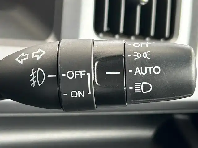 ホンダ ステップワゴン スパーダ Z インターナビセレ 茨城県 2012(平24)年 7.3万km ホワイトオーキッドパール 純正ナビ/(FM/AM/CD/DVD/フルセグ)/フリップダウンモニター/バックカメラ/ドライブレコーダー(前方)/ETC/クルーズコントロール/両側パワースライドドア/社外アルミホイール(PASSAGE)/パドルシフト/パワーステアリング/横滑り防止装置/オートライト/スペアキー