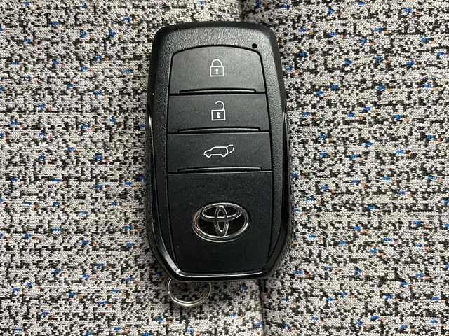 トヨタ ヤリスクロス ハイブリッド Z 道央・札幌 2020(令2)年 2.5万km シルバーメタリック ・4WD  /寒冷地仕様/・トヨタセーフティセンス/・プリクラッシュセーフティ/・レーダークルーズコントロール/・純正ディスプレイオーディオ/・ナビ/mirecast/Bluetooth/・パノラミックビューモニター/・LDA/BSM/・パワーバックドア/・オートハイビーム/オートライト/・LEDヘッドライト/・ドライブレコーダー/・AC100V1500W/USBポート/・フロントワイパーデアイサー/・運転席パワーシート/ハーフレザーシート/・前席シートヒーター/・アドバンストパークシステム/・オートブレーキホールド/電動パーキング/・取扱説明書/保証書/・社外AW冬タイヤセット積み込み