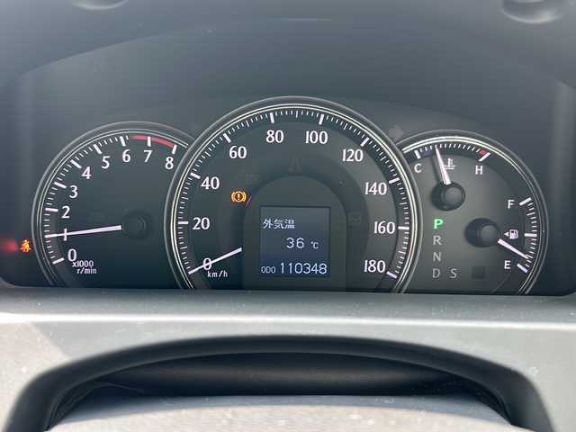 トヨタ クラウン アスリート プレミアムエディション 埼玉県 2012(平24)年 11.1万km シルバーM (株)IDOMが運営する【じしゃロン熊谷店】の自社ローン専用車両になりますこちらは現金またはオートローンご利用時の価格です。自社ローンご希望の方は別途その旨お申付け下さい/純正HDDナビ/（フルセグTV/AM/FM/CD/DVD）/バックカメラ/ETC/革シート/エアシート・シートヒーター/前席パワーシート/リア電動サンシェード/クルーズコントロール/ドライブモードセレクト/プッシュスタート/スマートキースペア×１/フォグランプ/ダブル・サイド・ニーエアバッグ