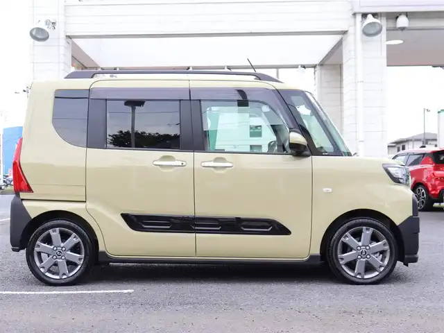 ダイハツ タント ファンクロスターボ 神奈川県 2024(令6)年 1.1万km サンドベージュメタリック ワンオーナー/前後ドライブレコーダー/メーカーOP ディスプレイオーディオ/全方位モニター/ETC/USB端子　HDMI端子/LEDヘッドライト/LEDフォグ/純正フロアマット/純正ドアバイザー/キーレス（スペア有り）＆プッシュスタート/保証書/取説（ナビ、車両）