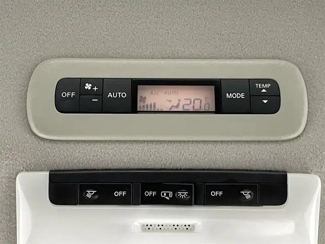日産 セレナ e－パワー ハイウェイスター V 熊本県 2020(令2)年 5.1万km ブリリアントホワイトパール 2トーン 禁煙車　/純正ナビ（ＣＤ・ＤＶＤ・フルセグ・ＢＴ）/全周囲カメラ　/ビルトインＥＴＣ　/純正前方ドライブレコーダー　/両側パワースライドドア　/前後クリアランスソナー　/レーダークルーズコントロール/プロパイロット/ブラインドスポットモニタ/衝突軽減ブレーキ/横滑り防止/アイドリングストップ/パーキングアシスト/純正フロアマット/純正１５インチAW/オートライト/LEDヘッドライト/フォグライト/スマートキー/プッシュスタート