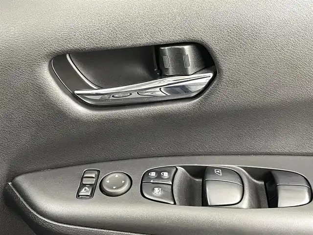 日産 セレナ e－パワー ハイウェイスター V 熊本県 2020(令2)年 5.1万km ブリリアントホワイトパール 2トーン 禁煙車　/純正ナビ（ＣＤ・ＤＶＤ・フルセグ・ＢＴ）/全周囲カメラ　/ビルトインＥＴＣ　/純正前方ドライブレコーダー　/両側パワースライドドア　/前後クリアランスソナー　/レーダークルーズコントロール/プロパイロット/ブラインドスポットモニタ/衝突軽減ブレーキ/横滑り防止/アイドリングストップ/パーキングアシスト/純正フロアマット/純正１５インチAW/オートライト/LEDヘッドライト/フォグライト/スマートキー/プッシュスタート