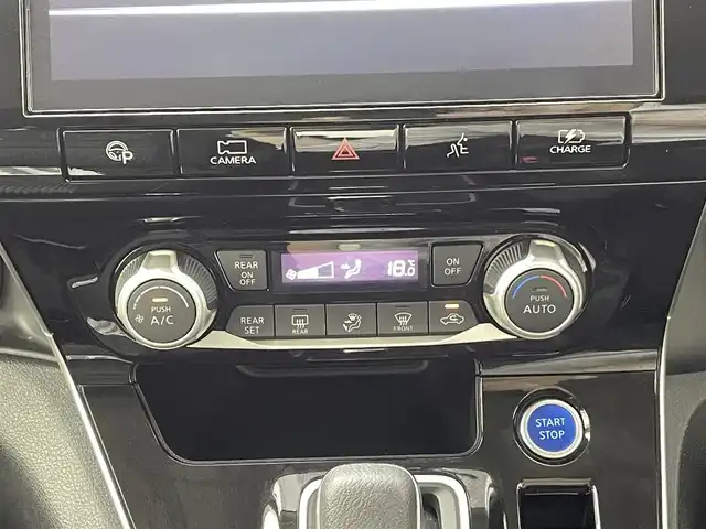 日産 セレナ e－パワー ハイウェイスター V 熊本県 2020(令2)年 5.1万km ブリリアントホワイトパール 2トーン 禁煙車　/純正ナビ（ＣＤ・ＤＶＤ・フルセグ・ＢＴ）/全周囲カメラ　/ビルトインＥＴＣ　/純正前方ドライブレコーダー　/両側パワースライドドア　/前後クリアランスソナー　/レーダークルーズコントロール/プロパイロット/ブラインドスポットモニタ/衝突軽減ブレーキ/横滑り防止/アイドリングストップ/パーキングアシスト/純正フロアマット/純正１５インチAW/オートライト/LEDヘッドライト/フォグライト/スマートキー/プッシュスタート