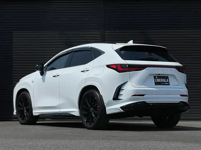 レクサス ＮＸ 350h Fスポーツ 山梨県 2023(令5)年 1.2万km ホワイトノーヴァガラスフレーク ユーザー買/TRDフルエアロ /サンルーフ /黒革/純正メモリナビ/全周囲カメラ/フルセグ/ＢＴ/カープレイ/ＯＰ２０ＡＷ/橙キャリパー/３眼ＬＥＤ/オートライト/Ａハイビーム/Ｐシート/シートＨ/ベンチレーション/電動リアゲート/スペアキー２