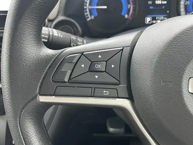 日産 デイズ S 滋賀県 2023(令5)年 0.2万km スターリングシルバーM 純正9インチナビ/・AM/FM/・SD/・Bluetooth/・フルセグTV/USB充電/エマージェンシーブレーキ/車線逸脱警報/先行者発進お知らせ/ソナー/オートヘッドライト/ヘッドライトレベライザー/電動格納ミラー/ドアバイザー/リモコンキー