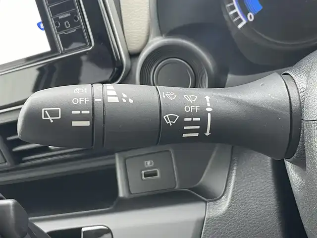 日産 デイズ S 滋賀県 2023(令5)年 0.2万km スターリングシルバーM 純正9インチナビ/・AM/FM/・SD/・Bluetooth/・フルセグTV/USB充電/エマージェンシーブレーキ/車線逸脱警報/先行者発進お知らせ/ソナー/オートヘッドライト/ヘッドライトレベライザー/電動格納ミラー/ドアバイザー/リモコンキー