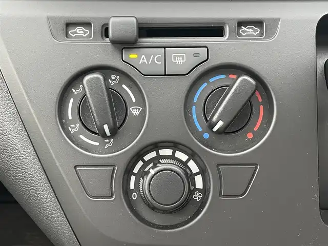 日産 デイズ S 滋賀県 2023(令5)年 0.2万km スターリングシルバーM 純正9インチナビ/・AM/FM/・SD/・Bluetooth/・フルセグTV/USB充電/エマージェンシーブレーキ/車線逸脱警報/先行者発進お知らせ/ソナー/オートヘッドライト/ヘッドライトレベライザー/電動格納ミラー/ドアバイザー/リモコンキー