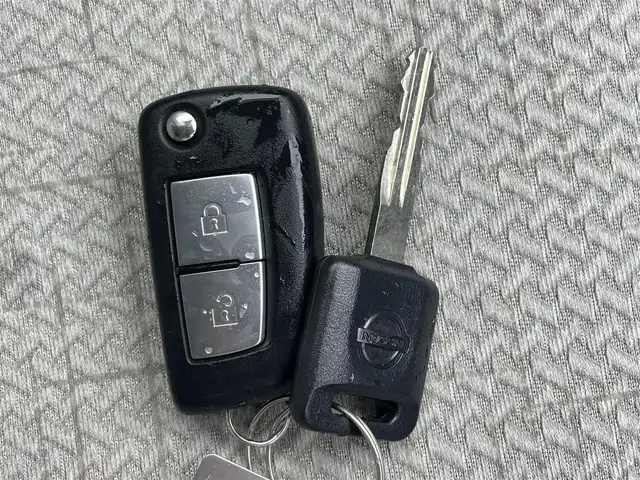 日産 デイズ S 滋賀県 2023(令5)年 0.2万km スターリングシルバーM 純正9インチナビ/・AM/FM/・SD/・Bluetooth/・フルセグTV/USB充電/エマージェンシーブレーキ/車線逸脱警報/先行者発進お知らせ/ソナー/オートヘッドライト/ヘッドライトレベライザー/電動格納ミラー/ドアバイザー/リモコンキー