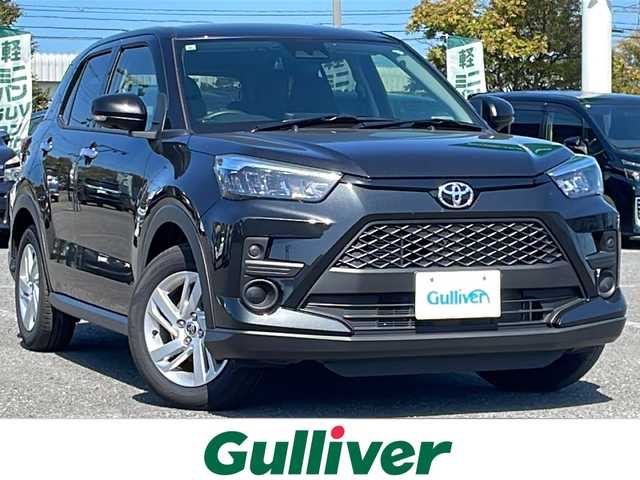 トヨタ ライズ G 道央・札幌 2024(令6)年 0.5万km ブラックマイカメタリック ４ＷＤ/寒冷地仕様/社外ナビ/【ＳＤ／ＢＴ／ＡＵＸ／ＵＳＢ】/フロント／サイド／バックカメラ/パノラミックビューモニター/ＬＥＤ/フォグランプ/オートライト/オートハイビーム/ヘッドライトレベライザー/プリクラッシュセーフティ/車線逸脱警報/先行者発進告知/横滑り防止装置/ＵＳＢ出力電源/オート電動格納ミラー/社外フロアマット/プッシュスタート/スマートキー×２