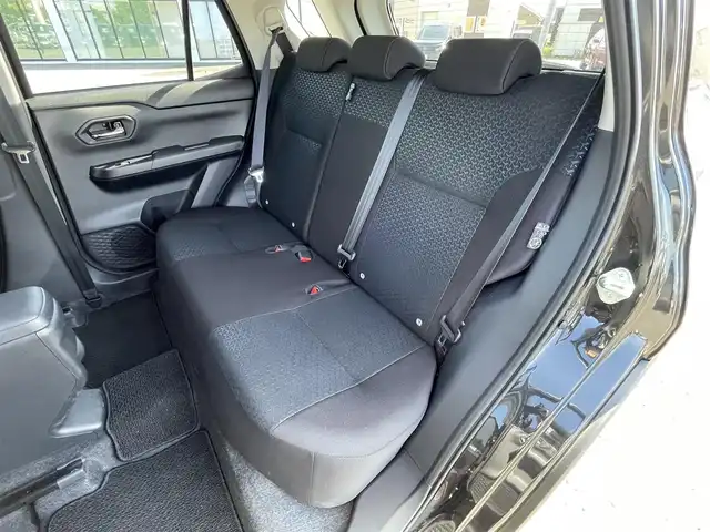 トヨタ ライズ G 道央・札幌 2024(令6)年 0.5万km ブラックマイカメタリック ４ＷＤ/寒冷地仕様/社外ナビ/【ＳＤ／ＢＴ／ＡＵＸ／ＵＳＢ】/フロント／サイド／バックカメラ/パノラミックビューモニター/ＬＥＤ/フォグランプ/オートライト/オートハイビーム/ヘッドライトレベライザー/プリクラッシュセーフティ/車線逸脱警報/先行者発進告知/横滑り防止装置/ＵＳＢ出力電源/オート電動格納ミラー/社外フロアマット/プッシュスタート/スマートキー×２