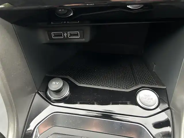 フォルクスワーゲン Ｔ－ロック TDI スタイル デザインPKG 滋賀県 2020(令2)年 1.9万km ピュアホワイト 純正ナビ/フルセグTV/バックモニター/AppleCarplay/android auto/アダプティブクルーズコントロール/デジタルメーター/スマートキー/プッシュスタート/LEDヘッドライト/ETC/純正17インチアルミホイール/アイドリングストップ・ブレーキサポート/レーンアシスト・ブラインドスポット/フロントアシスト・リアトラフィックアラート/アダプティブクルーズコントロール/パワーバックドア/ドライブレコーダー