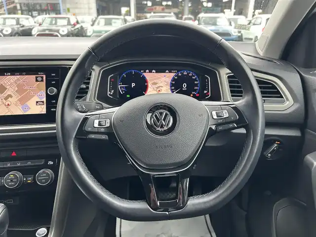 フォルクスワーゲン Ｔ－ロック TDI スタイル デザインPKG 滋賀県 2020(令2)年 1.9万km ピュアホワイト 純正ナビ/フルセグTV/バックモニター/AppleCarplay/android auto/アダプティブクルーズコントロール/デジタルメーター/スマートキー/プッシュスタート/LEDヘッドライト/ETC/純正17インチアルミホイール/アイドリングストップ・ブレーキサポート/レーンアシスト・ブラインドスポット/フロントアシスト・リアトラフィックアラート/アダプティブクルーズコントロール/パワーバックドア/ドライブレコーダー