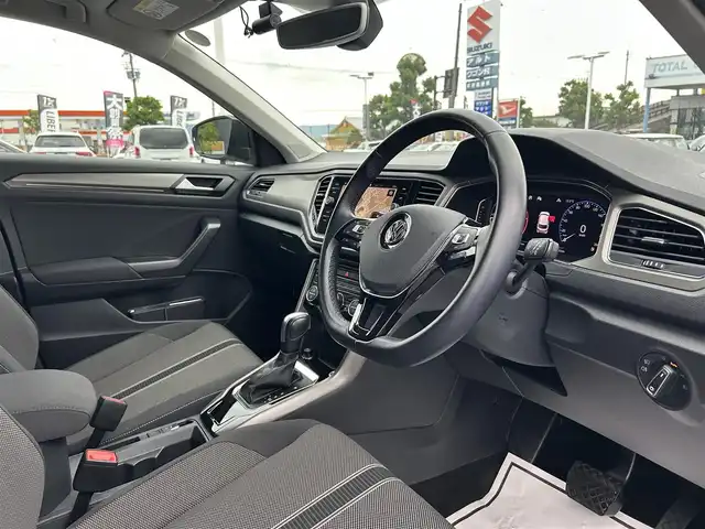 フォルクスワーゲン Ｔ－ロック TDI スタイル デザインPKG 滋賀県 2020(令2)年 1.9万km ピュアホワイト 純正ナビ/フルセグTV/バックモニター/AppleCarplay/android auto/アダプティブクルーズコントロール/デジタルメーター/スマートキー/プッシュスタート/LEDヘッドライト/ETC/純正17インチアルミホイール/アイドリングストップ・ブレーキサポート/レーンアシスト・ブラインドスポット/フロントアシスト・リアトラフィックアラート/アダプティブクルーズコントロール/パワーバックドア/ドライブレコーダー