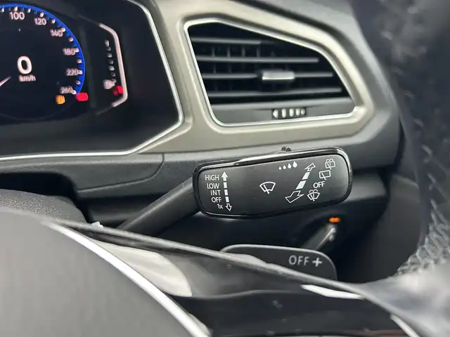 フォルクスワーゲン Ｔ－ロック TDI スタイル デザインPKG 滋賀県 2020(令2)年 1.9万km ピュアホワイト 純正ナビ/フルセグTV/バックモニター/AppleCarplay/android auto/アダプティブクルーズコントロール/デジタルメーター/スマートキー/プッシュスタート/LEDヘッドライト/ETC/純正17インチアルミホイール/アイドリングストップ・ブレーキサポート/レーンアシスト・ブラインドスポット/フロントアシスト・リアトラフィックアラート/アダプティブクルーズコントロール/パワーバックドア/ドライブレコーダー