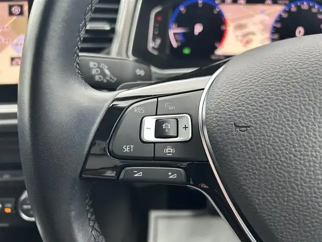 フォルクスワーゲン Ｔ－ロック TDI スタイル デザインPKG 滋賀県 2020(令2)年 1.9万km ピュアホワイト 純正ナビ/フルセグTV/バックモニター/AppleCarplay/android auto/アダプティブクルーズコントロール/デジタルメーター/スマートキー/プッシュスタート/LEDヘッドライト/ETC/純正17インチアルミホイール/アイドリングストップ・ブレーキサポート/レーンアシスト・ブラインドスポット/フロントアシスト・リアトラフィックアラート/アダプティブクルーズコントロール/パワーバックドア/ドライブレコーダー