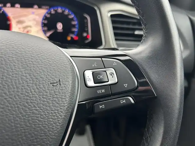 フォルクスワーゲン Ｔ－ロック TDI スタイル デザインPKG 滋賀県 2020(令2)年 1.9万km ピュアホワイト 純正ナビ/フルセグTV/バックモニター/AppleCarplay/android auto/アダプティブクルーズコントロール/デジタルメーター/スマートキー/プッシュスタート/LEDヘッドライト/ETC/純正17インチアルミホイール/アイドリングストップ・ブレーキサポート/レーンアシスト・ブラインドスポット/フロントアシスト・リアトラフィックアラート/アダプティブクルーズコントロール/パワーバックドア/ドライブレコーダー