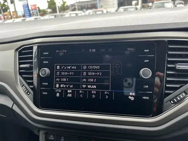 フォルクスワーゲン Ｔ－ロック TDI スタイル デザインPKG 滋賀県 2020(令2)年 1.9万km ピュアホワイト 純正ナビ/フルセグTV/バックモニター/AppleCarplay/android auto/アダプティブクルーズコントロール/デジタルメーター/スマートキー/プッシュスタート/LEDヘッドライト/ETC/純正17インチアルミホイール/アイドリングストップ・ブレーキサポート/レーンアシスト・ブラインドスポット/フロントアシスト・リアトラフィックアラート/アダプティブクルーズコントロール/パワーバックドア/ドライブレコーダー