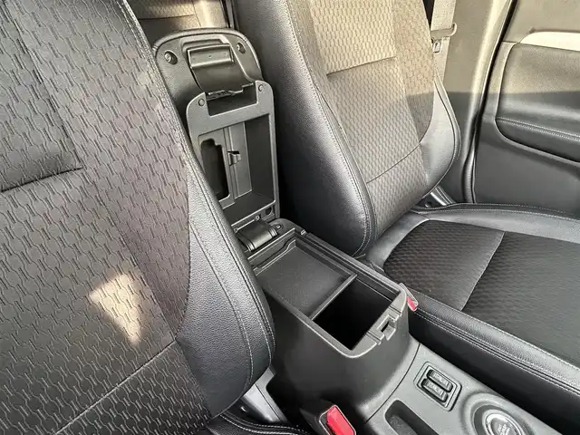 三菱 アウトランダー ＰＨＥＶ スポーツスタイルエディション 群馬県 2015(平27)年 9.6万km シルキーホワイト (株)IDOMが運営する【じしゃロン伊勢崎店】の自社ローン専用車両になりますこちらは現金またはオートローンご利用時の価格です。自社ローンご希望の方は別途その旨お申付け下さい/純正SDナビゲーション/バックカメラ/CD/DVD/SD/BT/DTV/パワーバックドア/レーダークルーズコントロール/パドルシフト/前席シートヒーター/AC100V電源/コーナーセンサー/ETC/純正フロアマット/充電ケーブル