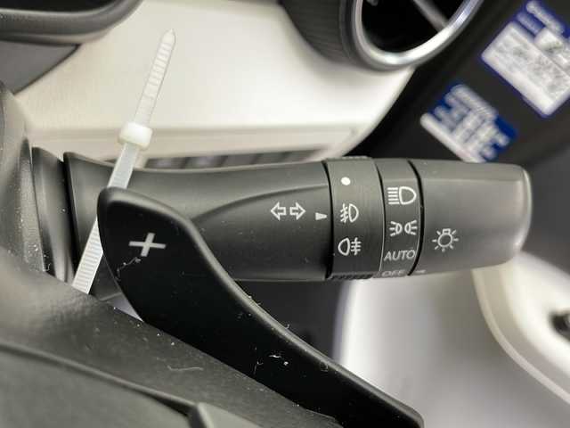 スズキ イグニス ハイブリッド MZ 長野県 2019(令1)年 3万km ピュアホワイトP 純正SDナビ/フルセグテレビ/DVD/Bluetooth/CD/全方位カメラ/純正ETC/運転席シートヒーター/パドルシフト/クルーズコントロール/革巻きステリング/LEDヘッドライト/LEDフォグランプ/ドアバイザー/フロアマット