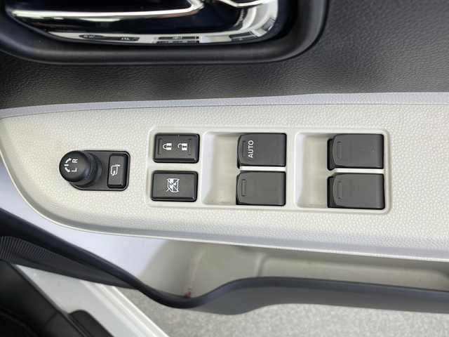 スズキ イグニス ハイブリッド MZ 長野県 2019(令1)年 3万km ピュアホワイトP 純正SDナビ/フルセグテレビ/DVD/Bluetooth/CD/全方位カメラ/純正ETC/運転席シートヒーター/パドルシフト/クルーズコントロール/革巻きステリング/LEDヘッドライト/LEDフォグランプ/ドアバイザー/フロアマット