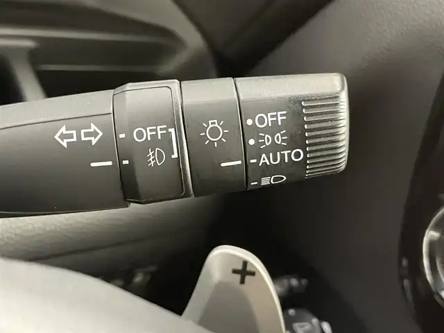 ホンダ Ｎ ＢＯＸ カスタム L ターボ 千葉県 2022(令4)年 1.9万km メテオロイドグレーメタリック Honda SENSING/・衝突軽減ブレーキ（CMBS）/・誤発進抑制機能/・歩行者事故低減ステアリング/・路外逸脱抑制機能/・渋滞追従機能付アダプティブクルーズコントロール（ACC）/・車線維持支援システム（LKAS）/・先行車発進お知らせ機能・標識認識機能/・後方誤発進抑制機能/・オートハイビーム/純正8インチナビ/・VXU-227NBi/・CD/DVD/BT/ACP/フルセグ/バックカメラ/両側パワースライドドア/前席シートヒーター/コーナーセンサー/LEDヘッドライト/電動パーキングブレーキ/ブレーキホールド/スマートキー/スペアキー