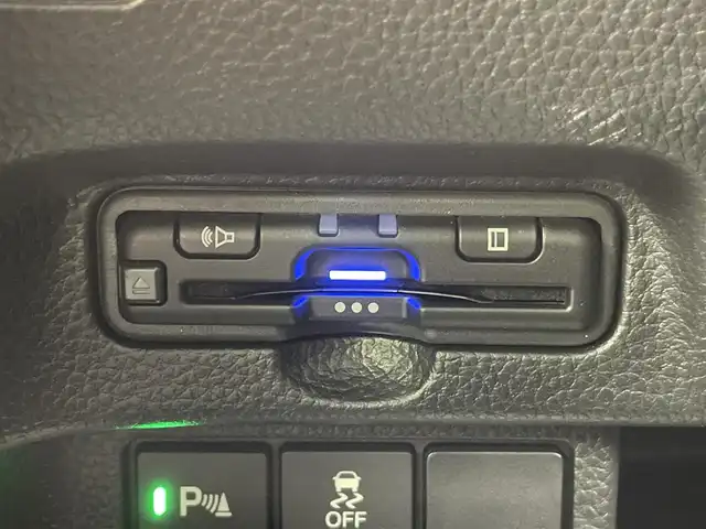 ホンダ Ｎ ＢＯＸ カスタム L ターボ 千葉県 2022(令4)年 1.9万km メテオロイドグレーメタリック Honda SENSING/・衝突軽減ブレーキ（CMBS）/・誤発進抑制機能/・歩行者事故低減ステアリング/・路外逸脱抑制機能/・渋滞追従機能付アダプティブクルーズコントロール（ACC）/・車線維持支援システム（LKAS）/・先行車発進お知らせ機能・標識認識機能/・後方誤発進抑制機能/・オートハイビーム/純正8インチナビ/・VXU-227NBi/・CD/DVD/BT/ACP/フルセグ/バックカメラ/両側パワースライドドア/前席シートヒーター/コーナーセンサー/LEDヘッドライト/電動パーキングブレーキ/ブレーキホールド/スマートキー/スペアキー