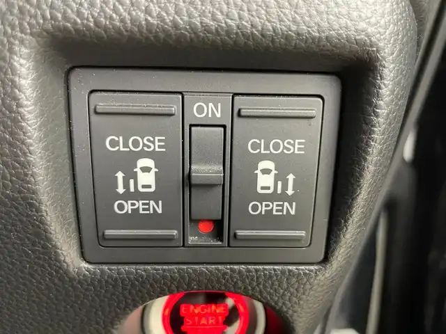 ホンダ Ｎ ＢＯＸ カスタム L ターボ 千葉県 2022(令4)年 1.9万km メテオロイドグレーメタリック Honda SENSING/・衝突軽減ブレーキ（CMBS）/・誤発進抑制機能/・歩行者事故低減ステアリング/・路外逸脱抑制機能/・渋滞追従機能付アダプティブクルーズコントロール（ACC）/・車線維持支援システム（LKAS）/・先行車発進お知らせ機能・標識認識機能/・後方誤発進抑制機能/・オートハイビーム/純正8インチナビ/・VXU-227NBi/・CD/DVD/BT/ACP/フルセグ/バックカメラ/両側パワースライドドア/前席シートヒーター/コーナーセンサー/LEDヘッドライト/電動パーキングブレーキ/ブレーキホールド/スマートキー/スペアキー