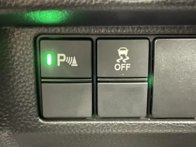 ホンダ Ｎ ＢＯＸ カスタム L ターボ 千葉県 2022(令4)年 1.9万km メテオロイドグレーメタリック Honda SENSING/・衝突軽減ブレーキ（CMBS）/・誤発進抑制機能/・歩行者事故低減ステアリング/・路外逸脱抑制機能/・渋滞追従機能付アダプティブクルーズコントロール（ACC）/・車線維持支援システム（LKAS）/・先行車発進お知らせ機能・標識認識機能/・後方誤発進抑制機能/・オートハイビーム/純正8インチナビ/・VXU-227NBi/・CD/DVD/BT/ACP/フルセグ/バックカメラ/両側パワースライドドア/前席シートヒーター/コーナーセンサー/LEDヘッドライト/電動パーキングブレーキ/ブレーキホールド/スマートキー/スペアキー