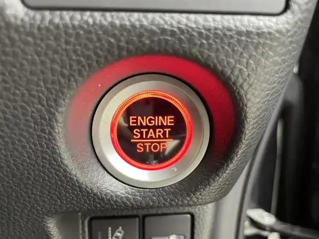 ホンダ Ｎ ＢＯＸ カスタム L ターボ 千葉県 2022(令4)年 1.9万km メテオロイドグレーメタリック Honda SENSING/・衝突軽減ブレーキ（CMBS）/・誤発進抑制機能/・歩行者事故低減ステアリング/・路外逸脱抑制機能/・渋滞追従機能付アダプティブクルーズコントロール（ACC）/・車線維持支援システム（LKAS）/・先行車発進お知らせ機能・標識認識機能/・後方誤発進抑制機能/・オートハイビーム/純正8インチナビ/・VXU-227NBi/・CD/DVD/BT/ACP/フルセグ/バックカメラ/両側パワースライドドア/前席シートヒーター/コーナーセンサー/LEDヘッドライト/電動パーキングブレーキ/ブレーキホールド/スマートキー/スペアキー