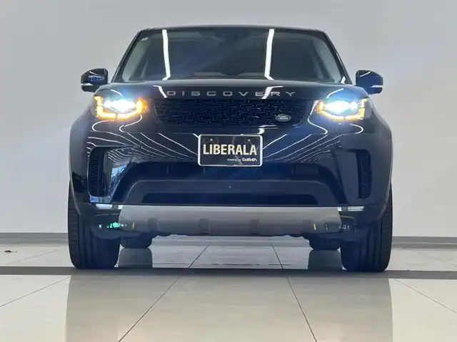 ランドローバー ランドローバー ディスカバリー HSE 岡山県 2018(平30)年 4万km サントリーニ・ブラック ワンオーナー/MERIDIANスピーカー/パノラマサンルーフ/純正ナビ/360°カメラ/サイドステップ/レザーシート/シートヒーター/純正20インチAW/AEB/LDW/BSA/LEDヘッドライト/オートライト/レインセンサー/パワーテールゲート/Bluetooth/フルセグTV/CD/DVD/エアサス/PDC/2，3列目電脳格納シート