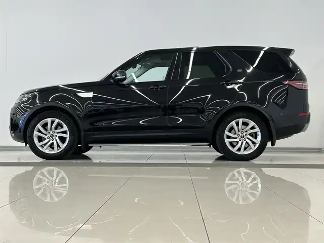 ランドローバー ランドローバー ディスカバリー HSE 岡山県 2018(平30)年 4万km サントリーニ・ブラック ワンオーナー/MERIDIANスピーカー/パノラマサンルーフ/純正ナビ/360°カメラ/サイドステップ/レザーシート/シートヒーター/純正20インチAW/AEB/LDW/BSA/LEDヘッドライト/オートライト/レインセンサー/パワーテールゲート/Bluetooth/フルセグTV/CD/DVD/エアサス/PDC/2，3列目電脳格納シート