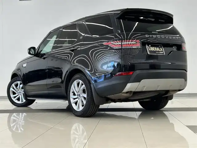 ランドローバー ランドローバー ディスカバリー HSE 岡山県 2018(平30)年 4万km サントリーニ・ブラック ワンオーナー/MERIDIANスピーカー/パノラマサンルーフ/純正ナビ/360°カメラ/サイドステップ/レザーシート/シートヒーター/純正20インチAW/AEB/LDW/BSA/LEDヘッドライト/オートライト/レインセンサー/パワーテールゲート/Bluetooth/フルセグTV/CD/DVD/エアサス/PDC/2，3列目電脳格納シート
