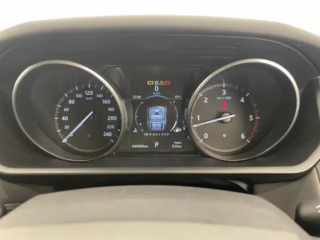 ランドローバー ランドローバー ディスカバリー HSE 岡山県 2018(平30)年 4万km サントリーニ・ブラック ワンオーナー/MERIDIANスピーカー/パノラマサンルーフ/純正ナビ/360°カメラ/サイドステップ/レザーシート/シートヒーター/純正20インチAW/AEB/LDW/BSA/LEDヘッドライト/オートライト/レインセンサー/パワーテールゲート/Bluetooth/フルセグTV/CD/DVD/エアサス/PDC/2，3列目電脳格納シート