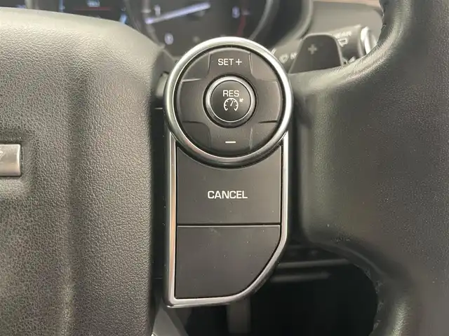 ランドローバー ランドローバー ディスカバリー HSE 岡山県 2018(平30)年 4万km サントリーニ・ブラック ワンオーナー/MERIDIANスピーカー/パノラマサンルーフ/純正ナビ/360°カメラ/サイドステップ/レザーシート/シートヒーター/純正20インチAW/AEB/LDW/BSA/LEDヘッドライト/オートライト/レインセンサー/パワーテールゲート/Bluetooth/フルセグTV/CD/DVD/エアサス/PDC/2，3列目電脳格納シート