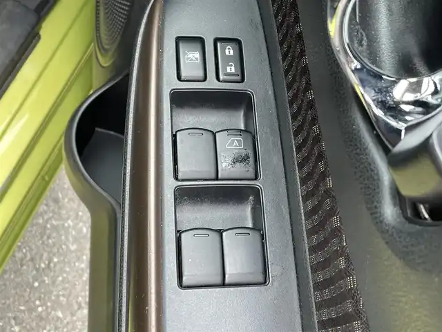 日産 ノート e－パワー メダリスト 東京都 2017(平29)年 4.7万km オリーブグリーン 純正ナビ/アラウンドビュー/インテリジェントルームミラー/エマージェンシーブレーキ/車線逸脱警報/アイドリングストップ/横滑り防止措置/スマートキー/Pスタート/オートエアコン/オートウィンドウ