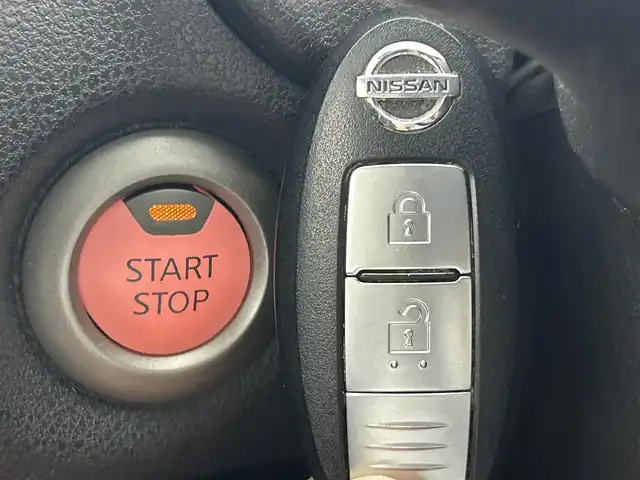 日産 ノート e－パワー メダリスト 熊本県 2017(平29)年 4.7万km オリーブグリーン 純正7インチナビMM3117D-W（DVD・フルセグ・BT・SD・AUX）/全周囲カメラ/インテリジェントルームミラー/エマージェンシーブレーキ/車線逸脱警報/横滑り防止措置/ダウンヒルアシスト/前後クリアランスソナー/インテリジェントルームミラー/電動格納ミラー/社外フロアマット/純正１５インチaw/オートライト/LEDヘッドライト/フォグランプ/スマートキー/プッシュスタート