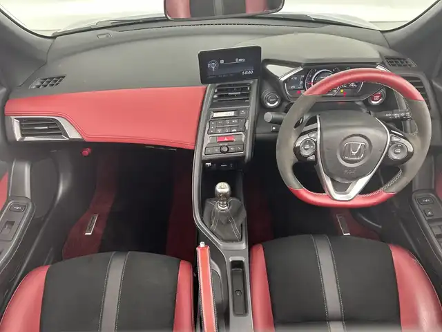 ホンダ Ｓ６６０ モデューロX 愛知県 2022(令4)年 3万km ソニックグレーパール 禁煙車/純正ディスプレイオーディオ/（AUX・AM・FM・フルセグTV）/HDMI/USB/バックカメラ/ボルドーレッドロールトップ/シティブレーキアクティブシステム/クルーズコントロール/シートヒーター/Modulo X専用/・15インチアルミホイール/・レッドトップ/・リアウィング/・ステアリング/・シフトノブ/・ハーフレザーシート/・レッド&アルカンターラ仕上げ内装/・専用フロアマット/スマートキー/プッシュスタート/オートエアコン/ステアリングスイッチ/LEDヘッドライト/フロントフォグランプ