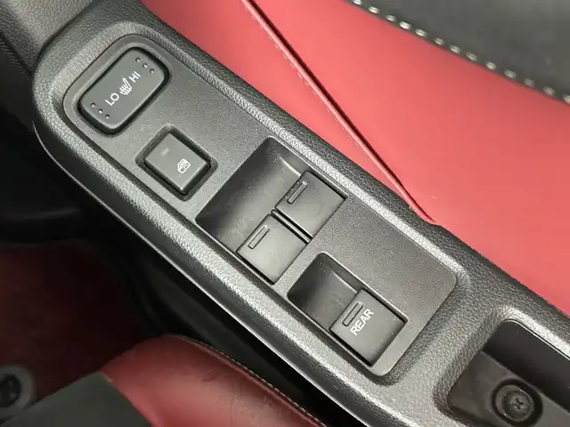 ホンダ Ｓ６６０ モデューロX 愛知県 2022(令4)年 3万km ソニックグレーパール 禁煙車/純正ディスプレイオーディオ/（AUX・AM・FM・フルセグTV）/HDMI/USB/バックカメラ/ボルドーレッドロールトップ/シティブレーキアクティブシステム/クルーズコントロール/シートヒーター/Modulo X専用/・15インチアルミホイール/・レッドトップ/・リアウィング/・ステアリング/・シフトノブ/・ハーフレザーシート/・レッド&アルカンターラ仕上げ内装/・専用フロアマット/スマートキー/プッシュスタート/オートエアコン/ステアリングスイッチ/LEDヘッドライト/フロントフォグランプ