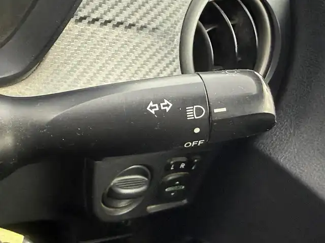 トヨタ カローラ フィールダー 1．5G 愛知県 2014(平26)年 9.5万km コバルトブルーメタリック １オーナー　/ナビＣＮ－Ｒ３００ＷＤ　/バックカメラ　/ＥＴＣ　/リモコンキー　/ステアリングスイッチ　/オートエアコン　/ナノイー　/電格ミラー　/ウインカーミラー　/フロアマット　/カーテンエアB　/取説　/記録簿　/保証書