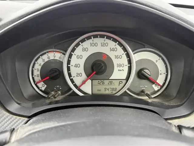 トヨタ カローラ フィールダー 1．5G 愛知県 2014(平26)年 9.5万km コバルトブルーメタリック １オーナー　/ナビＣＮ－Ｒ３００ＷＤ　/バックカメラ　/ＥＴＣ　/リモコンキー　/ステアリングスイッチ　/オートエアコン　/ナノイー　/電格ミラー　/ウインカーミラー　/フロアマット　/カーテンエアB　/取説　/記録簿　/保証書