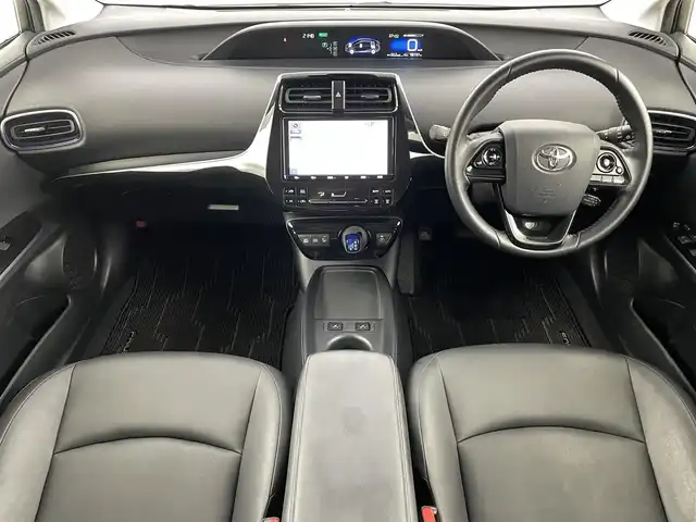 トヨタ プリウス Sツーリングセレクション 福島県 2019(平31)年 5.7万km ホワイトパールクリスタルシャイン トヨタセーフティセンス/・プリクラッシュセーフティ/・レーンディパーチャーアラート/・レーダークルーズコントロール/・オートマチックハイビーム/純正9インチ大画面ナビ/・型番：NSZT-Y68T/・フルセグTV/Bluetooth/CD/DVD/・バックカメラ/・ETC/アイドリングストップ/革巻きステアリング/・ステアリングリモコン/レザーシート/・シートヒーター(運転席/助手席)/プッシュスタート/・スマートキー/・スペアキー/LEDヘッドライト/・オートライト/・フォグライト/純正フロアマット/ドアバイザー
