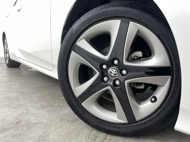トヨタ プリウス Sツーリングセレクション 福島県 2019(平31)年 5.7万km ホワイトパールクリスタルシャイン トヨタセーフティセンス/・プリクラッシュセーフティ/・レーンディパーチャーアラート/・レーダークルーズコントロール/・オートマチックハイビーム/純正9インチ大画面ナビ/・型番：NSZT-Y68T/・フルセグTV/Bluetooth/CD/DVD/・バックカメラ/・ETC/アイドリングストップ/革巻きステアリング/・ステアリングリモコン/レザーシート/・シートヒーター(運転席/助手席)/プッシュスタート/・スマートキー/・スペアキー/LEDヘッドライト/・オートライト/・フォグライト/純正フロアマット/ドアバイザー