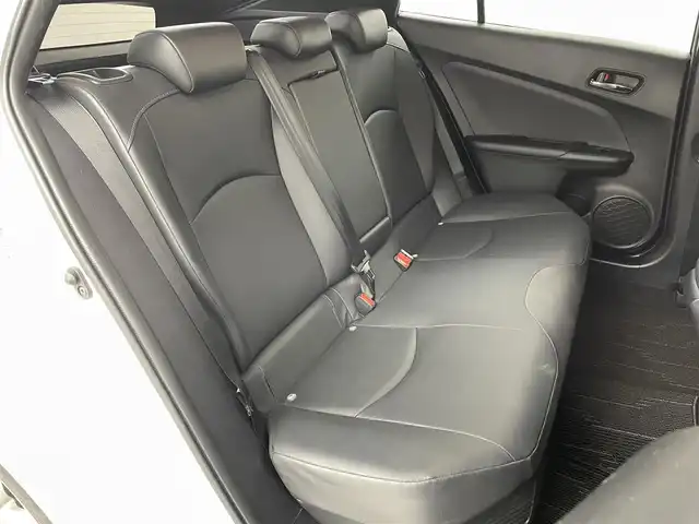 トヨタ プリウス Sツーリングセレクション 福島県 2019(平31)年 5.7万km ホワイトパールクリスタルシャイン トヨタセーフティセンス/・プリクラッシュセーフティ/・レーンディパーチャーアラート/・レーダークルーズコントロール/・オートマチックハイビーム/純正9インチ大画面ナビ/・型番：NSZT-Y68T/・フルセグTV/Bluetooth/CD/DVD/・バックカメラ/・ETC/アイドリングストップ/革巻きステアリング/・ステアリングリモコン/レザーシート/・シートヒーター(運転席/助手席)/プッシュスタート/・スマートキー/・スペアキー/LEDヘッドライト/・オートライト/・フォグライト/純正フロアマット/ドアバイザー