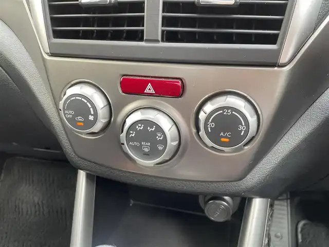 スバル フォレスター 2．0XS 埼玉県 2009(平21)年 6.9万km サテンホワイトパール /4WD//社外HDDナビ//クルーズコントロール//前2席シートヒーター//ETC//キーレス//キセノン//革巻きステアリング//前後ドライブレコーダー//W.サイド.カーテンエアバッグ//ABS//横滑り防止装置//前後フォグランプ//プライバシーガラス//ドアバイザー//純正16インチAW//スペアキー