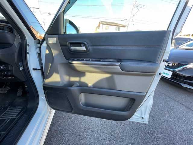 ホンダ フリード G ホンダセンシング 静岡県 2017(平29)年 7万km ホワイトオーキッドパール ●純正ナビ/(ワンセグ/CD/DVD/Bluetooth)/(ギャザズ/VXM-175VFi)/●ハーフレザーシート/●バックカメラ/●アダプティブクルーズコントロール/●衝突被害軽減システム/●レーンキープアシスト/●ワイパーデアイサー/●フォグランプ/●オートライト/●革巻きステアリング/●ステアリングスイッチ/●ETC/●両側パワースライドドア/●電動格納ウィンカーミラー/●ドアバイザー/●スマートキー/●プッシュスタート/●純正15インチアルミホイール/●ダブル+サイド+カーテンSRS+ABS/●保証書/●取扱説明書