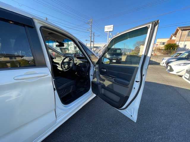 ホンダ フリード G ホンダセンシング 静岡県 2017(平29)年 7万km ホワイトオーキッドパール ●純正ナビ/(ワンセグ/CD/DVD/Bluetooth)/(ギャザズ/VXM-175VFi)/●ハーフレザーシート/●バックカメラ/●アダプティブクルーズコントロール/●衝突被害軽減システム/●レーンキープアシスト/●ワイパーデアイサー/●フォグランプ/●オートライト/●革巻きステアリング/●ステアリングスイッチ/●ETC/●両側パワースライドドア/●電動格納ウィンカーミラー/●ドアバイザー/●スマートキー/●プッシュスタート/●純正15インチアルミホイール/●ダブル+サイド+カーテンSRS+ABS/●保証書/●取扱説明書