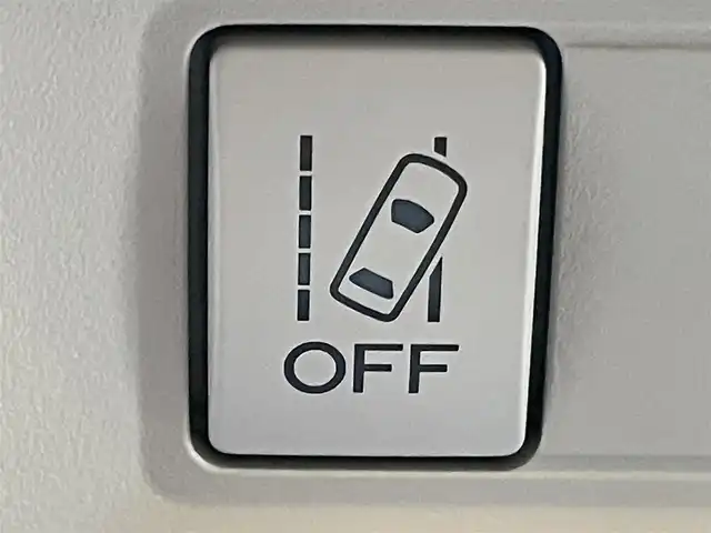 スバル レガシィ ツーリングワゴン 2．5i Bスポーツ アイサイトG 群馬県 2013(平25)年 4.7万km クリスタルブラックシリカ 安全装備/・衝突軽減ブレーキ/・オートライト/・クルーズコントロール/・レーンキープアシスト/・横滑り防止/メーカー純正ナビ/・AM/FM/フルセグTV/・CD/DVD/MSV/・Bluetooth/・マッキントッシュ/バックカメラ/パドルシフト/HIDヘッドライト/フォグランプ/純正ドアバイザー/社外フロアマット/スマートキー/プッシュスタート