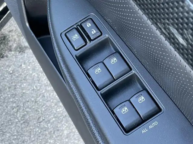 スバル レガシィ ツーリングワゴン 2．5i Bスポーツ アイサイトG 群馬県 2013(平25)年 4.7万km クリスタルブラックシリカ 安全装備/・衝突軽減ブレーキ/・オートライト/・クルーズコントロール/・レーンキープアシスト/・横滑り防止/メーカー純正ナビ/・AM/FM/フルセグTV/・CD/DVD/MSV/・Bluetooth/・マッキントッシュ/バックカメラ/パドルシフト/HIDヘッドライト/フォグランプ/純正ドアバイザー/社外フロアマット/スマートキー/プッシュスタート